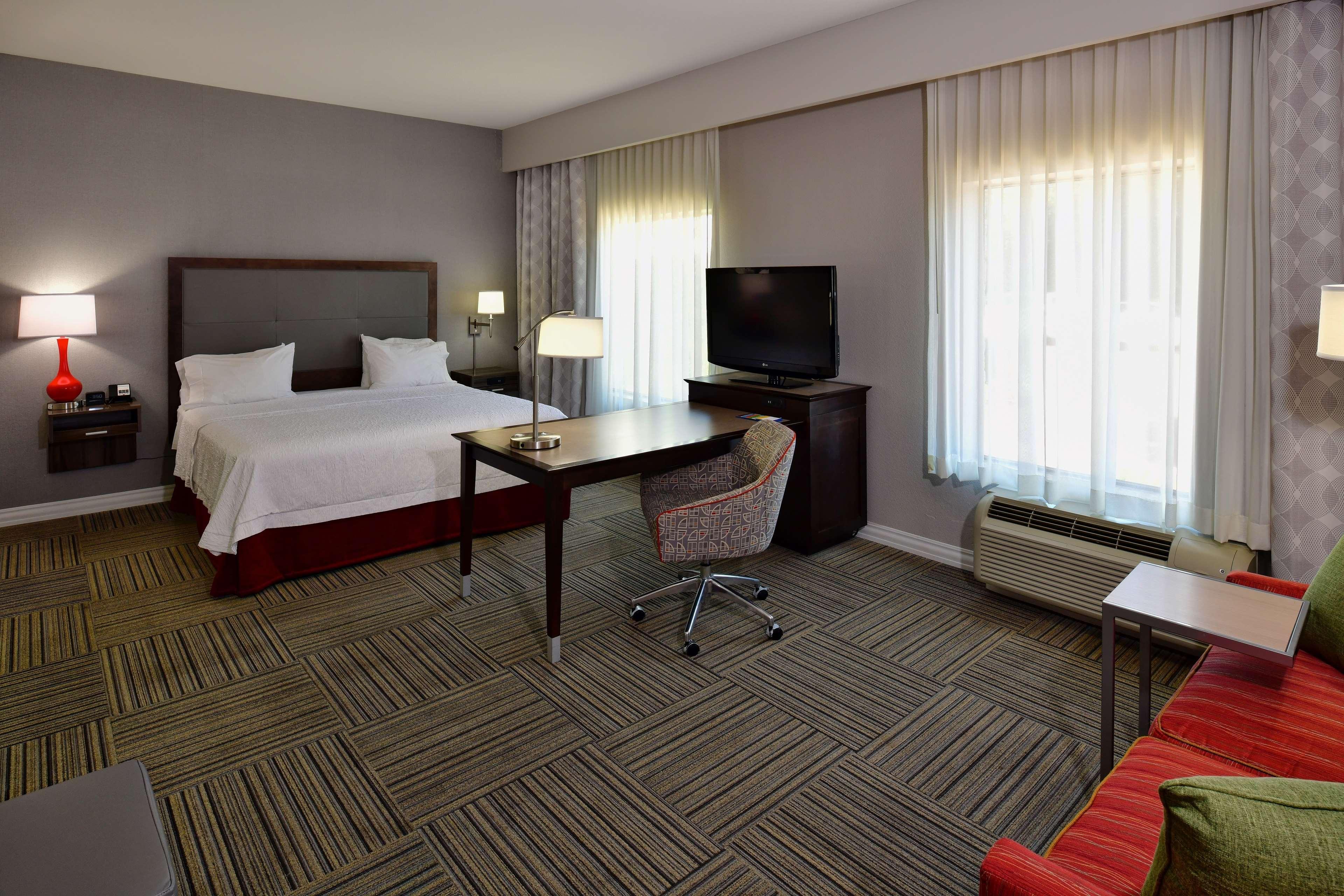 Hampton Inn & Suites Fredericksburg Ngoại thất bức ảnh