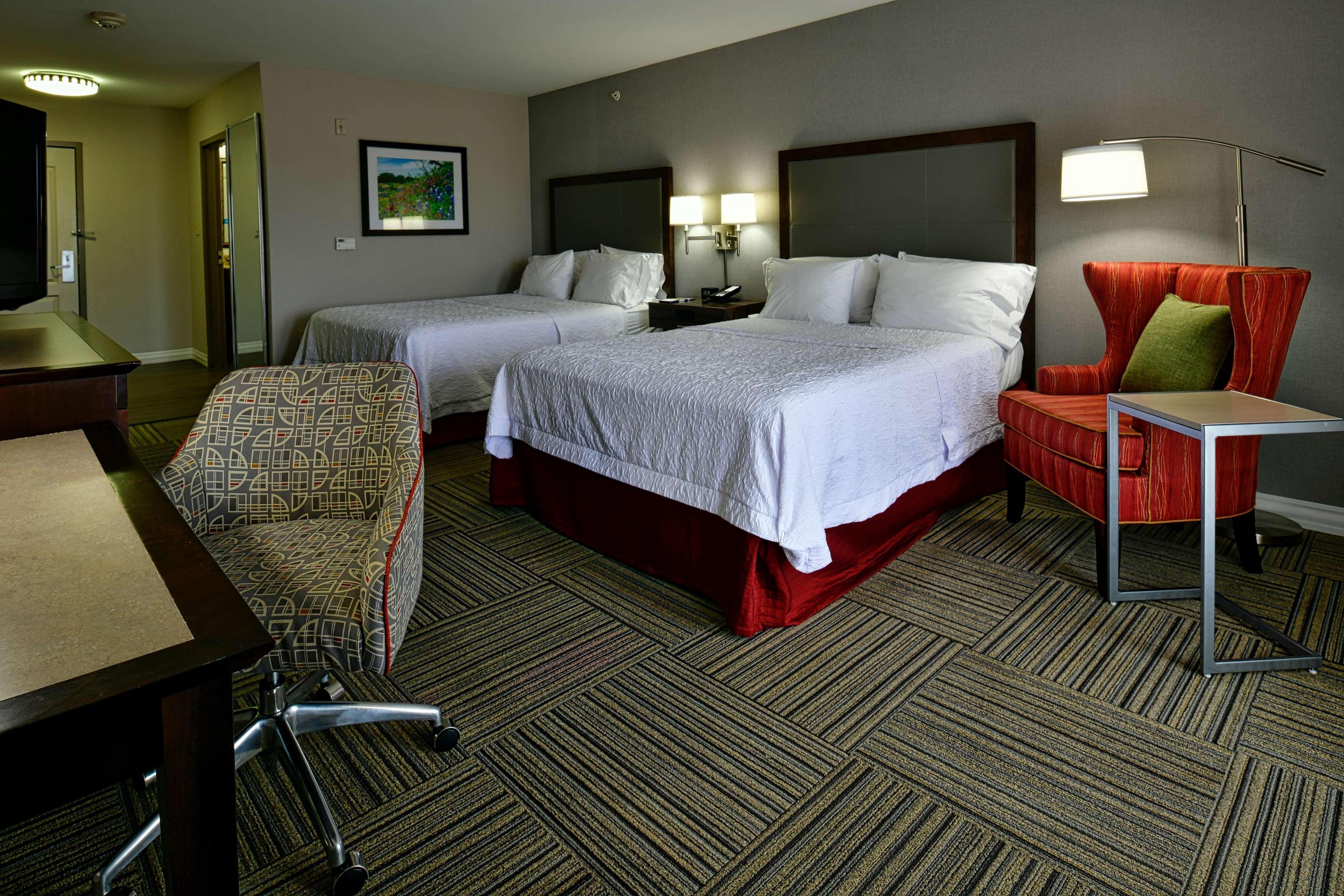 Hampton Inn & Suites Fredericksburg Ngoại thất bức ảnh