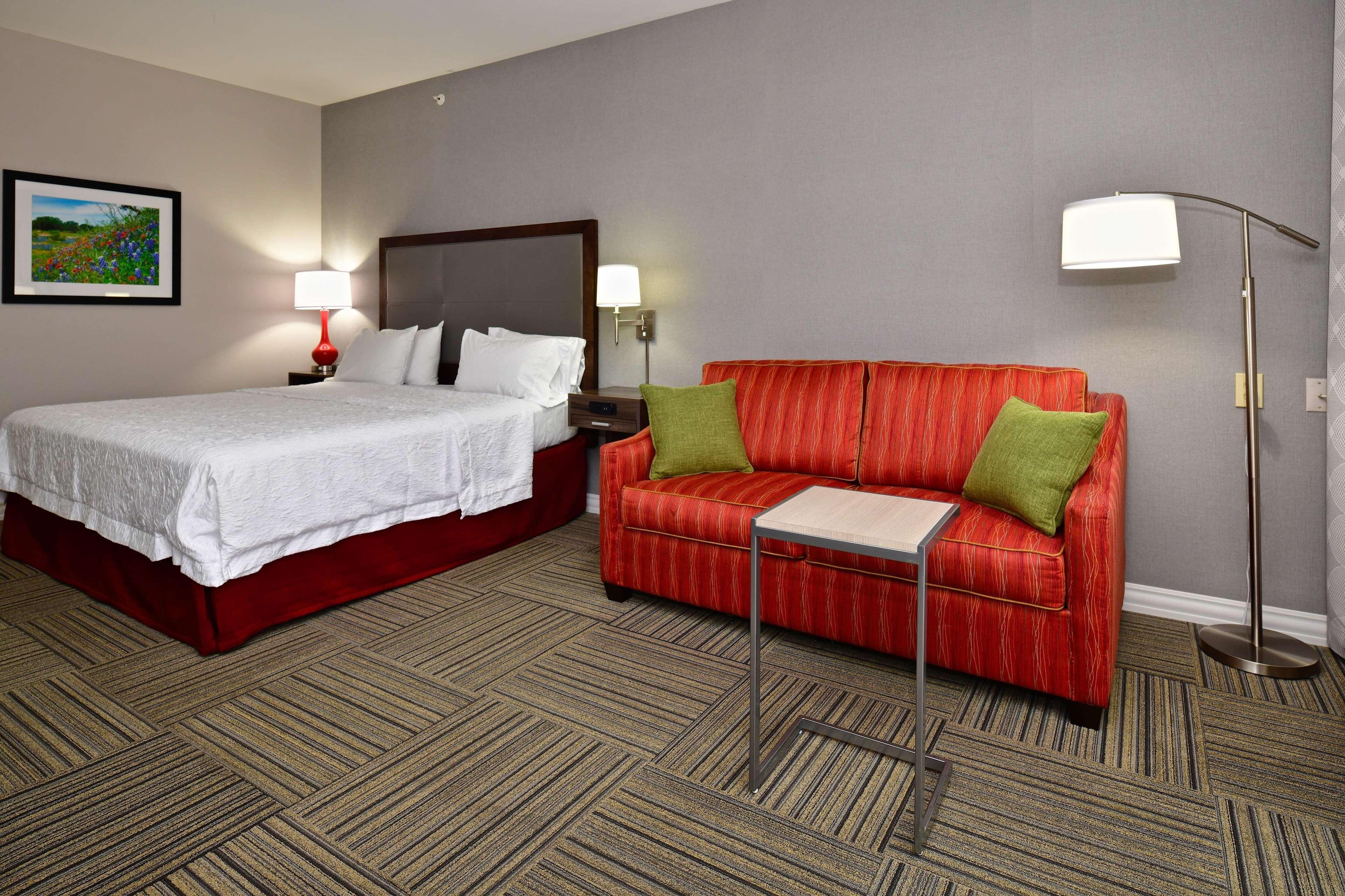 Hampton Inn & Suites Fredericksburg Ngoại thất bức ảnh