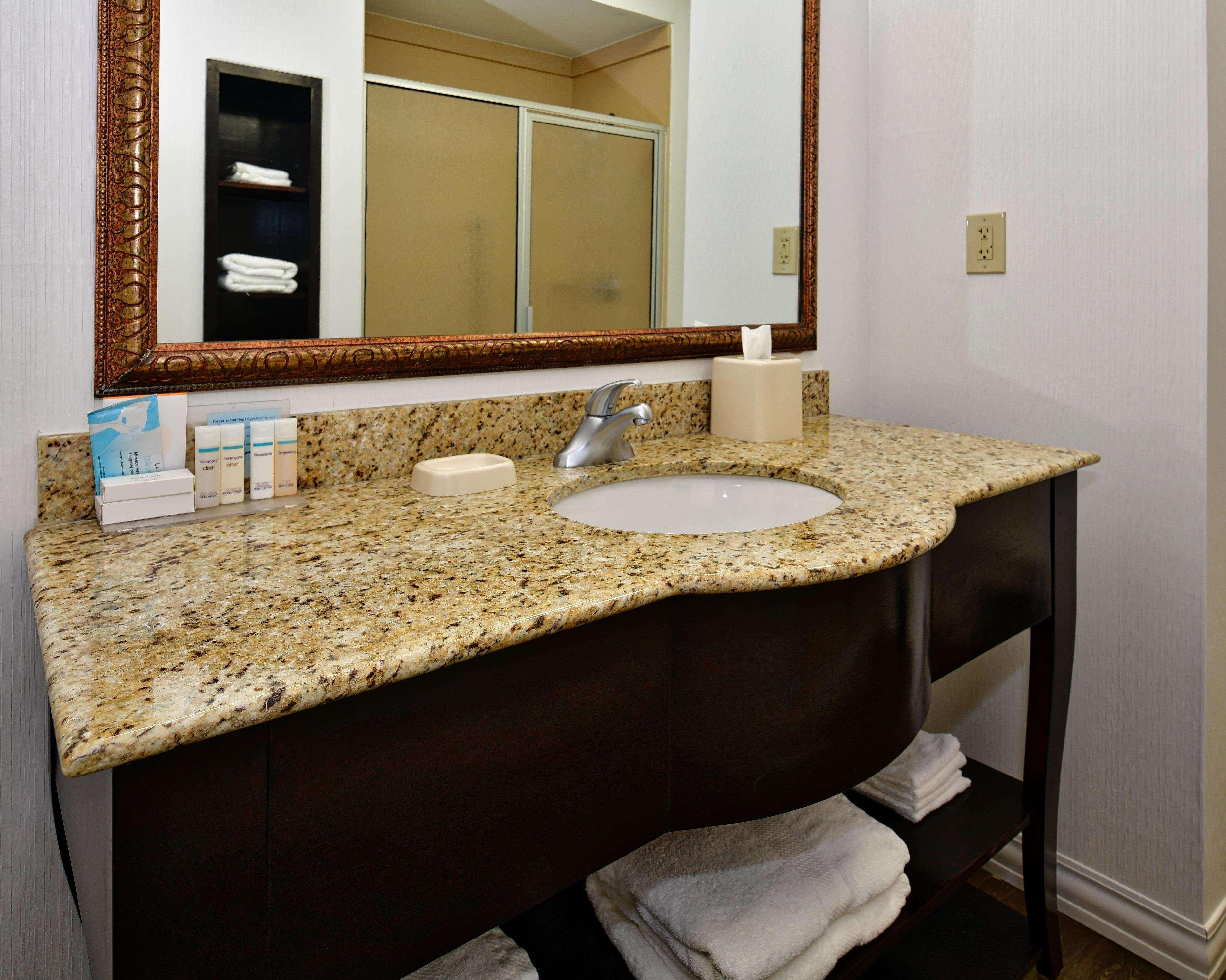 Hampton Inn & Suites Fredericksburg Ngoại thất bức ảnh