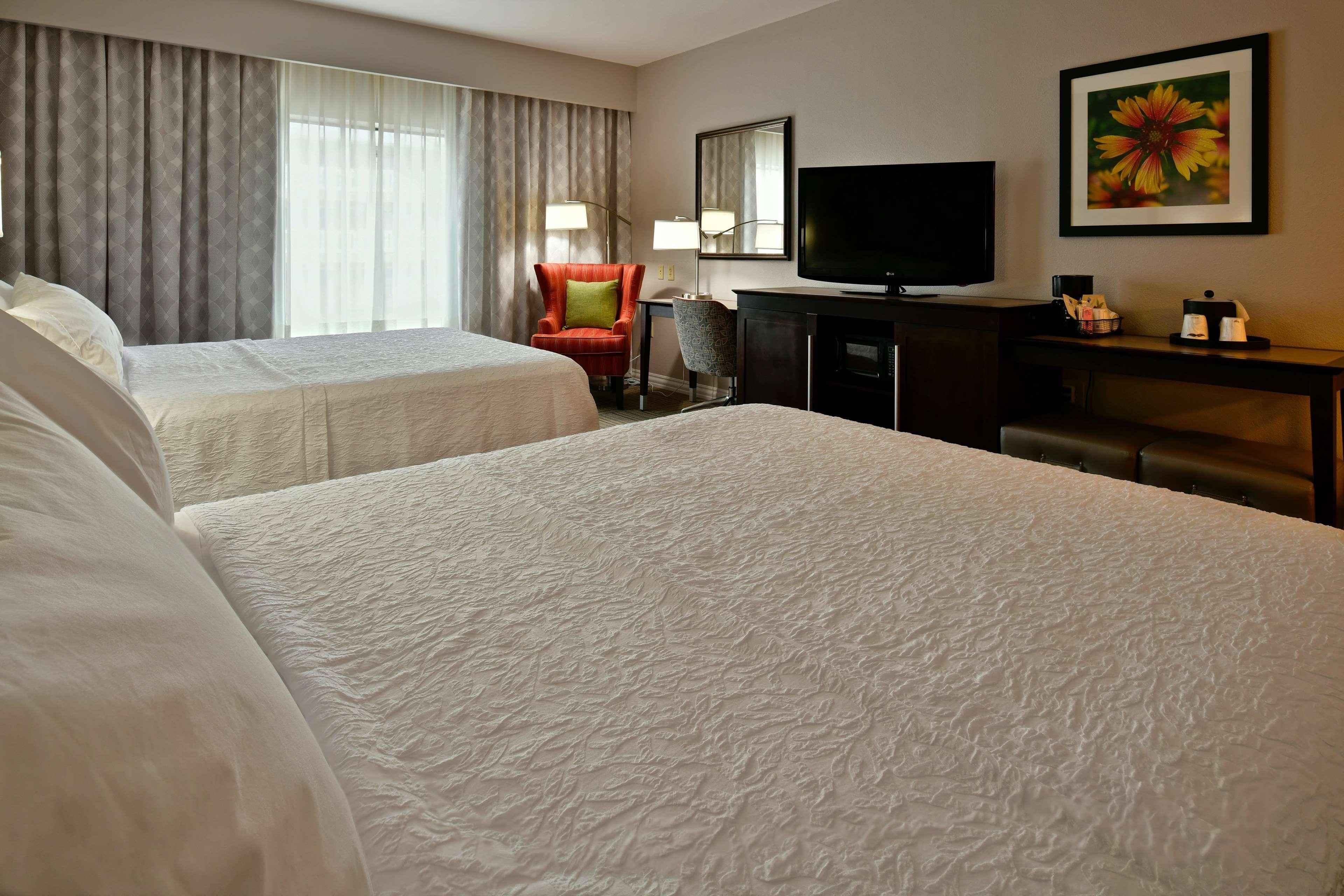 Hampton Inn & Suites Fredericksburg Ngoại thất bức ảnh