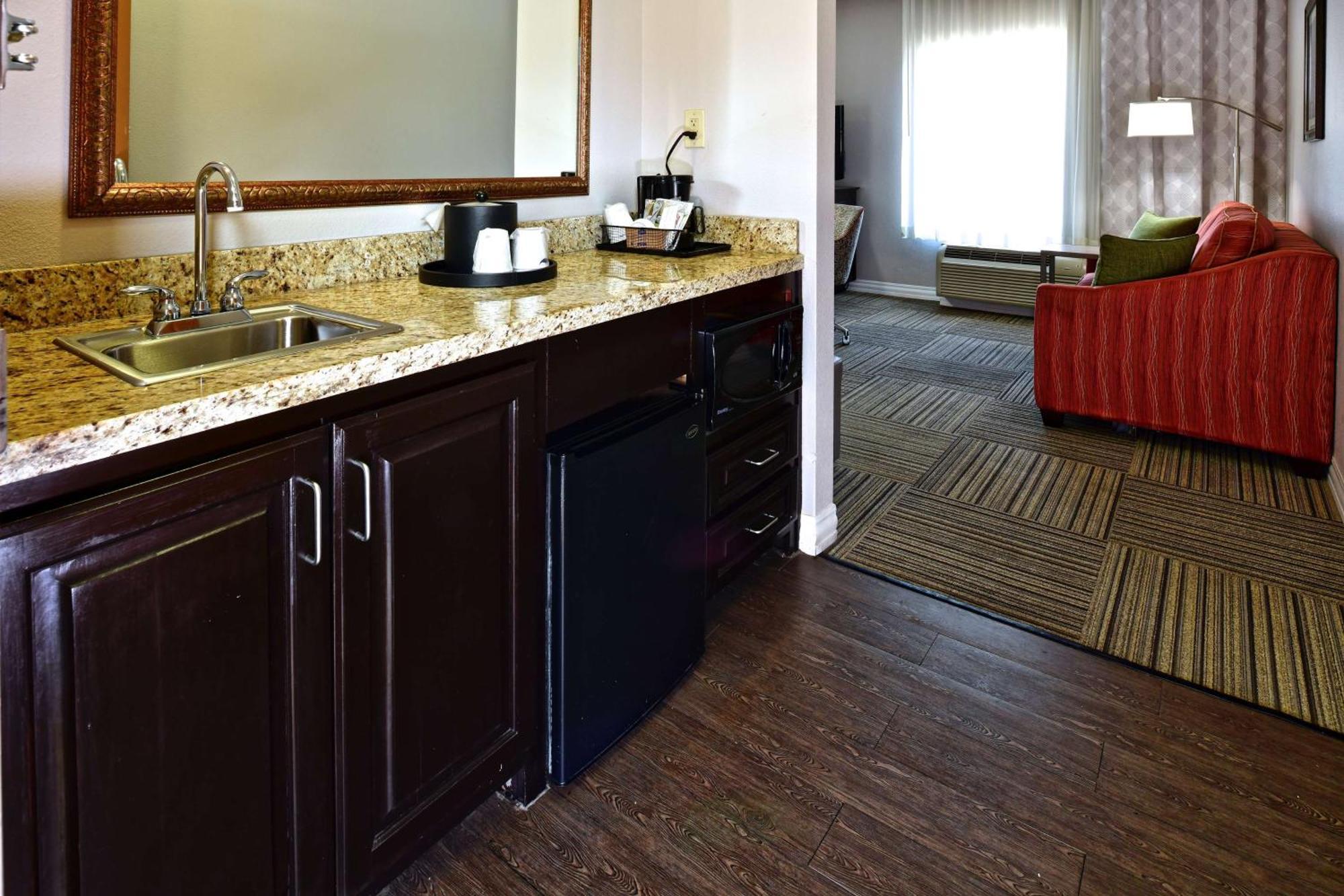 Hampton Inn & Suites Fredericksburg Ngoại thất bức ảnh